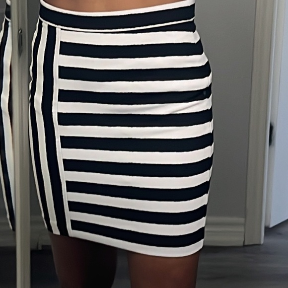 Black and White Stripped Top  + Skirt - Picture 4 of 5